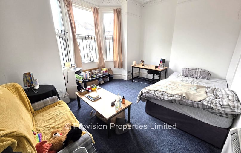 Regent Terrace, Hyde Park, Leeds - Image 1