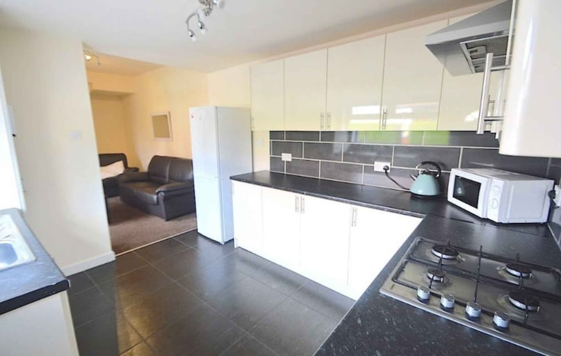 Beechwood Crescent, Burley, Leeds - Image 1