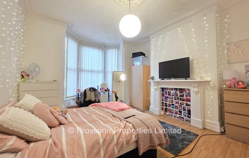 Brudenell Mount, Hyde Park, Leeds - Image 1