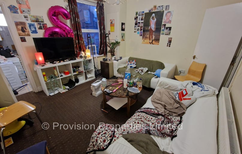 Hessle View, Hyde Park, Leeds - Image 1