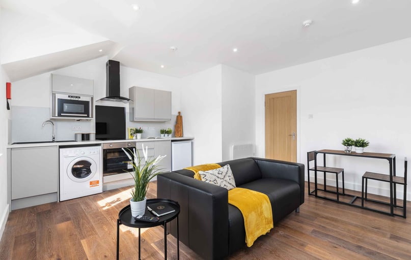 Royal Park Road, Hyde Park, Leeds - Image 1