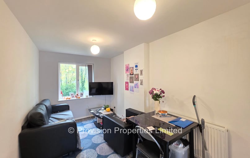 Well Close Rise, Woodhouse, Leeds - Image 1