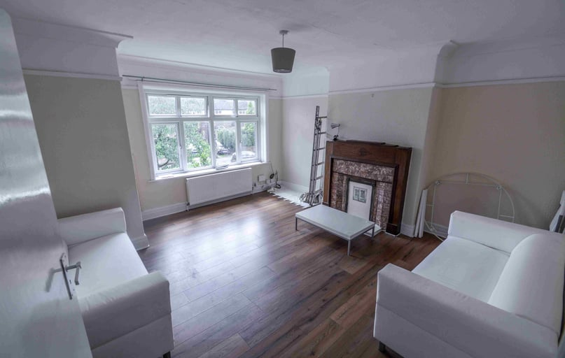 St Chads Drive, Headingley, Leeds - Image 1