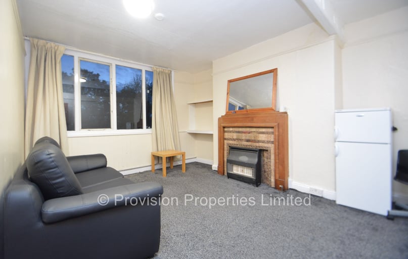 Cliff Road, Rampart Road, Leeds - Image 1