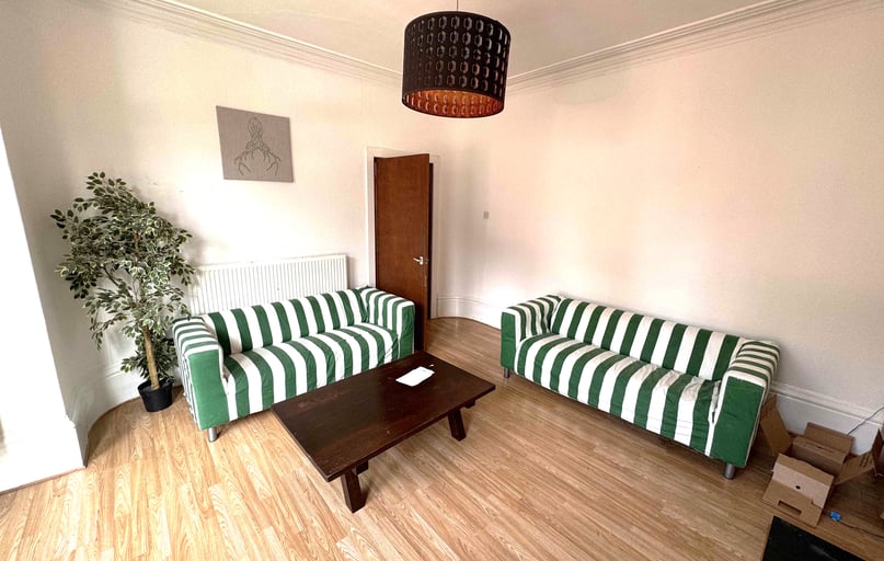 St Michaels Terrace, Headingley, Leeds - Image 1