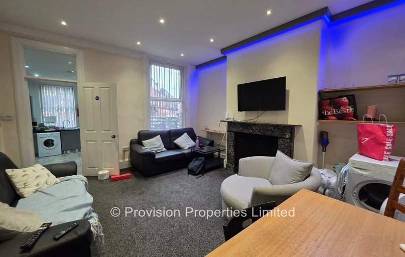 Brudenell Road, Hyde Park, Leeds - Image 1