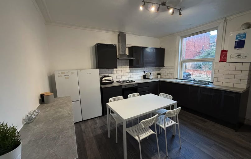 Thornville Mount, Hyde Park, Leeds - Image 1