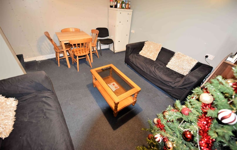 Elizabeth Street, Hyde Park, Leeds - Image 1