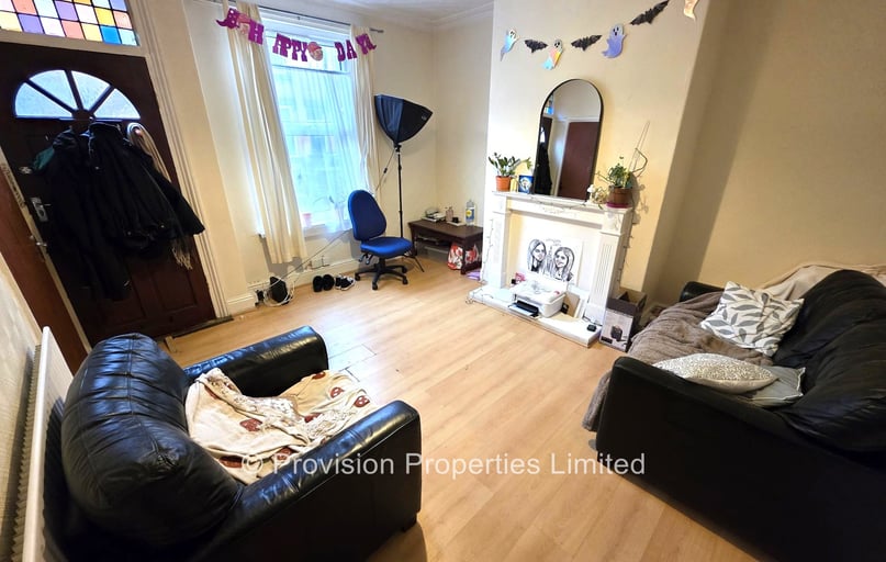 Thornville Avenue, Hyde Park, Leeds - Image 1