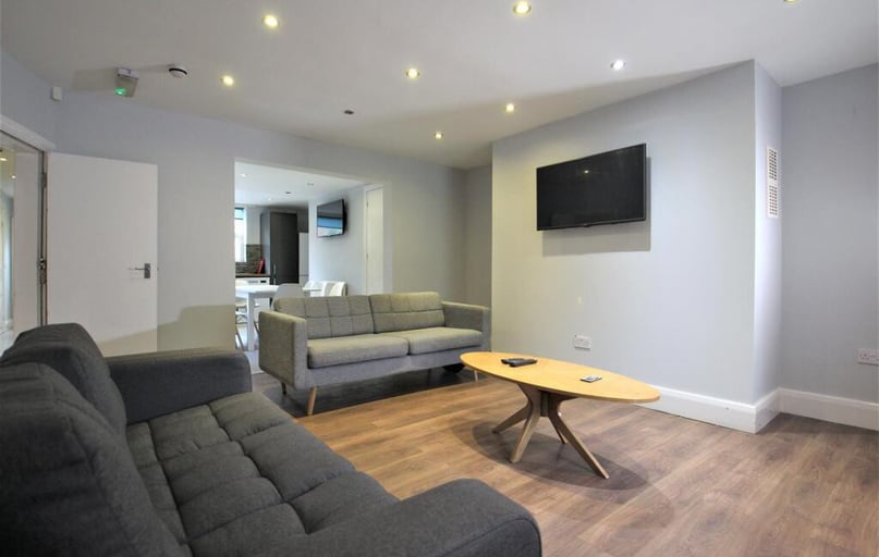 Hyde Park Road, Hyde Park, Leeds - Image 1