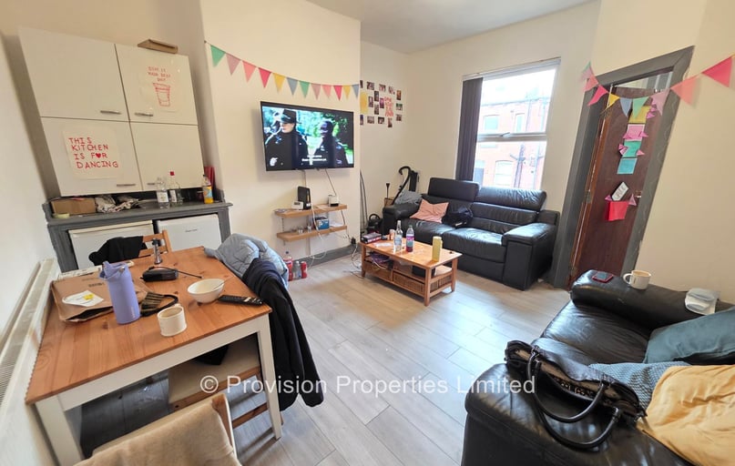 Brudenell Mount, Hyde Park, Leeds - Image 1