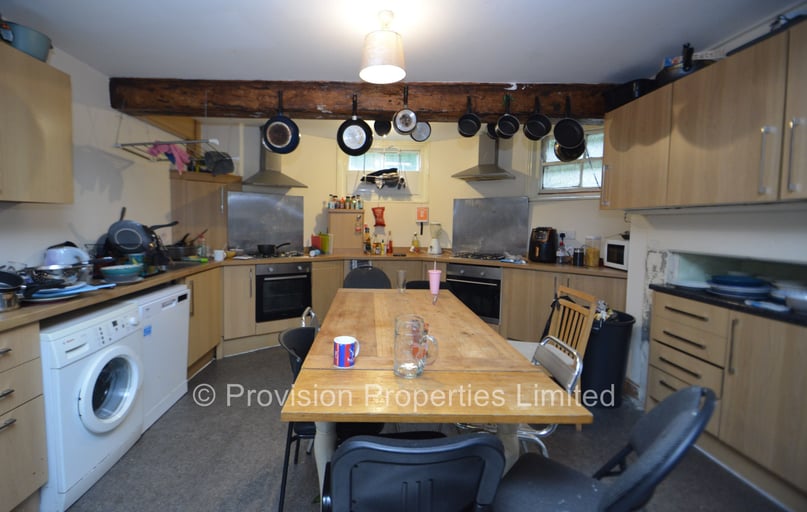 Regent Park Avenue, Rampart Road, Leeds - Image 1