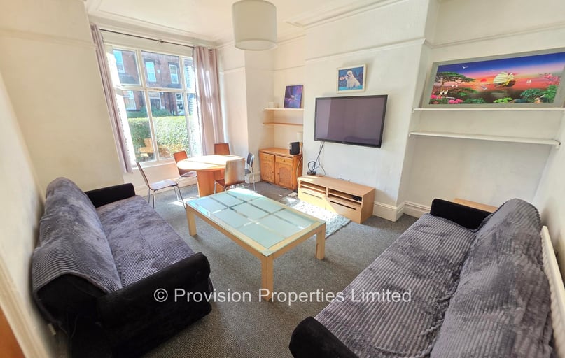 Brudenell Avenue, Hyde Park, Leeds - Image 1