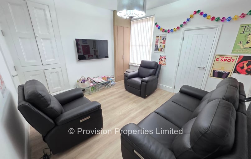 Hessle View, Hyde Park, Leeds - Image 1