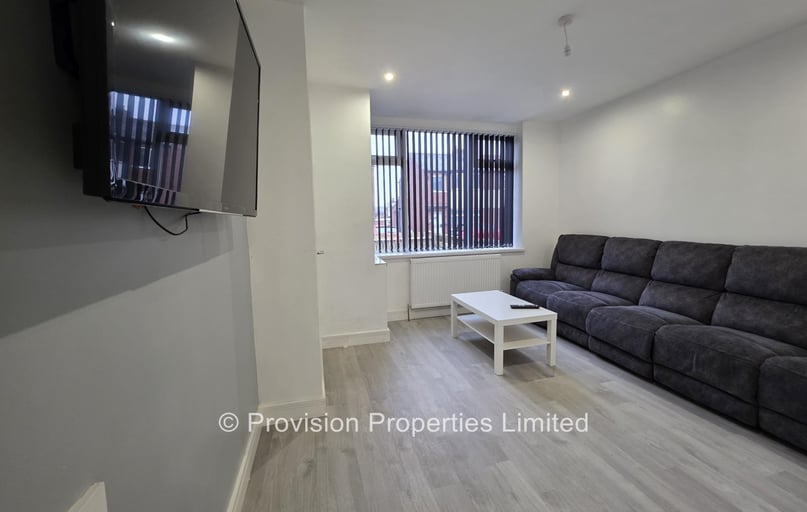 Park View Avenue, Burley, Leeds - Image 1