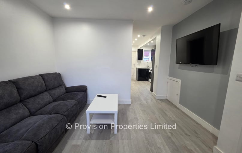 Park View Avenue, Burley, Leeds - Image 1