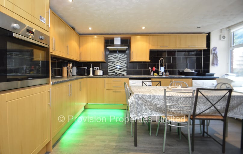 Providence Avenue, Rampart Road, Leeds - Image 1