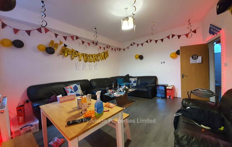 Brudenell Road, Hyde Park, Leeds - Image 1