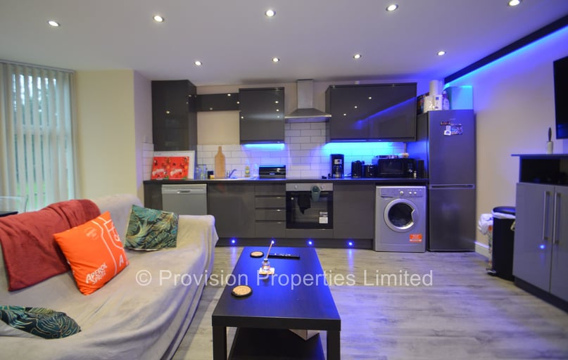 Cliff Road, Rampart Road, Leeds - Image 1