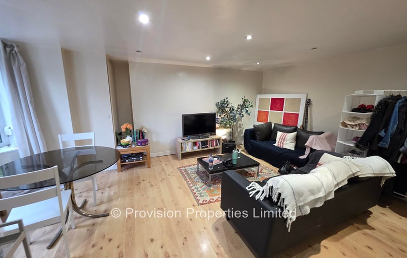 Regent Park Terrace, Rampart Road, Leeds - Image 1