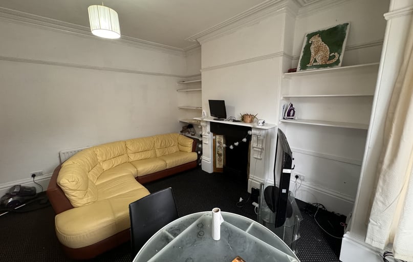 St Michaels Terrace, Headingley, Leeds - Image 1