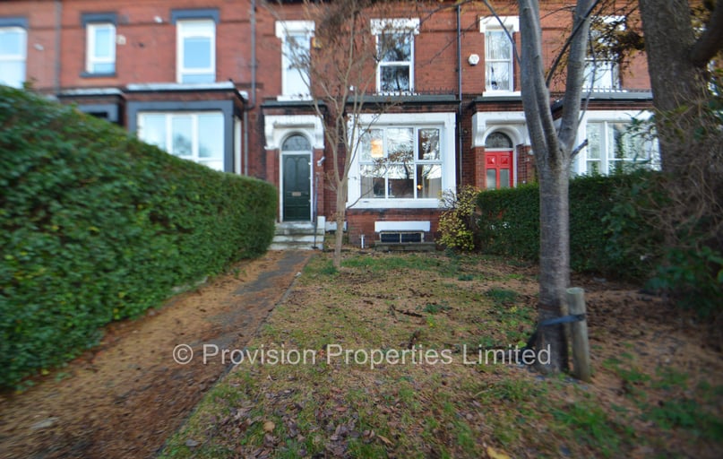 Ash Grove, Hyde Park, Leeds - Image 1