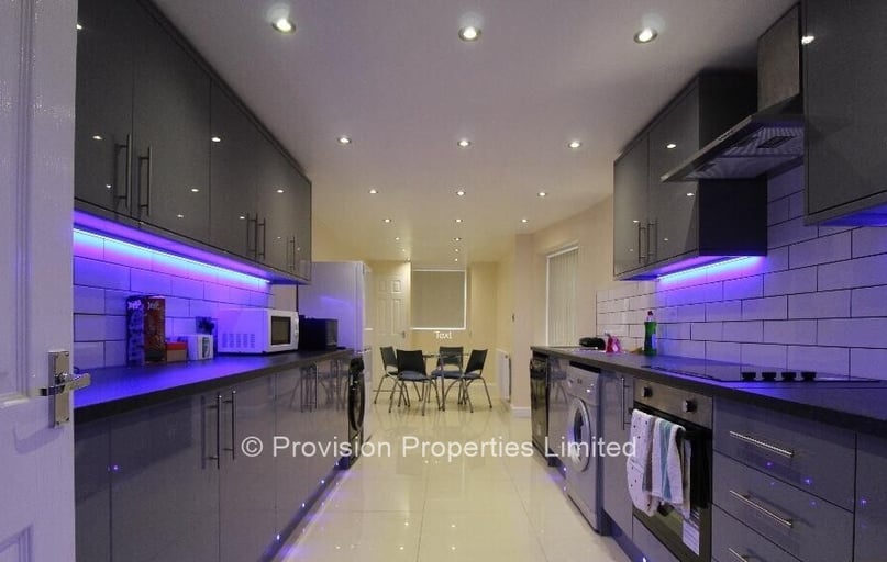 Hyde Park Road, Hyde Park, Leeds - Image 1