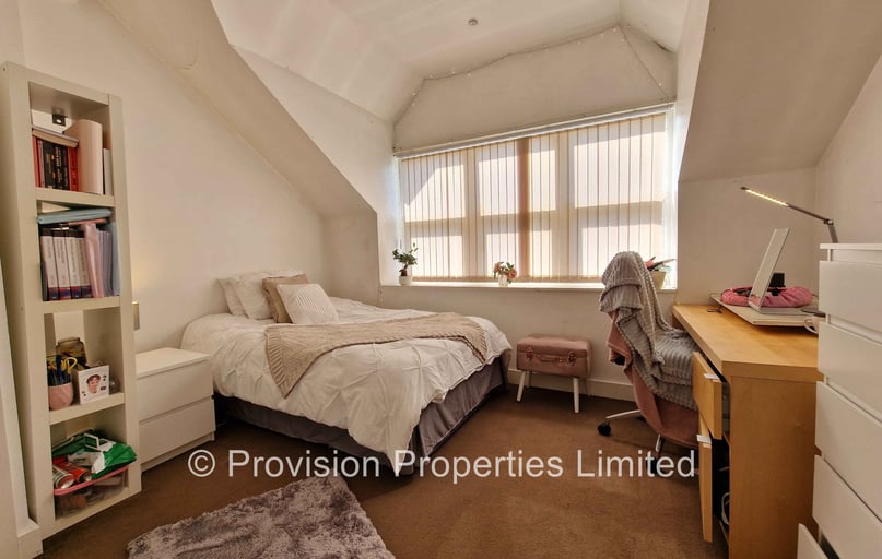 Headingley Lane, Rampart Road, Leeds - Image 1