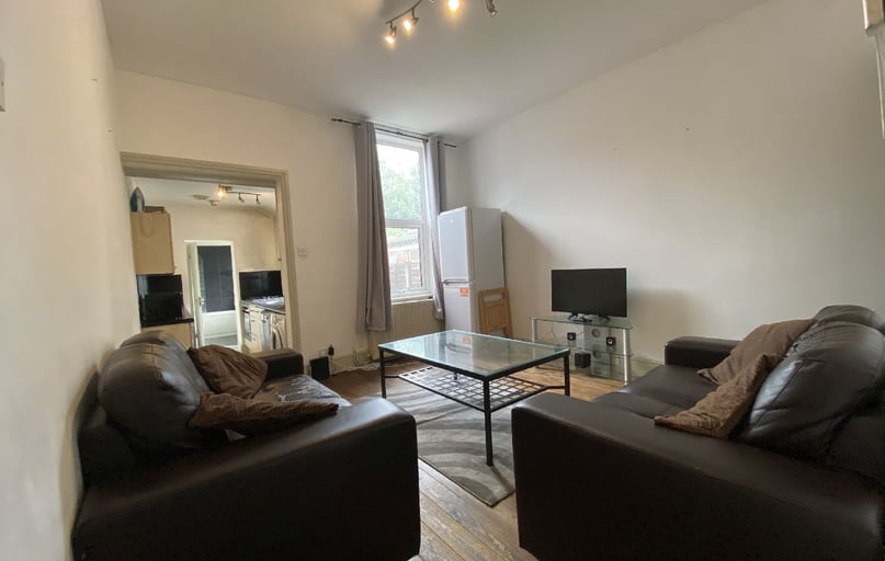 Montague Road, Smethwick, Bearwood, Birmingham - Image 1