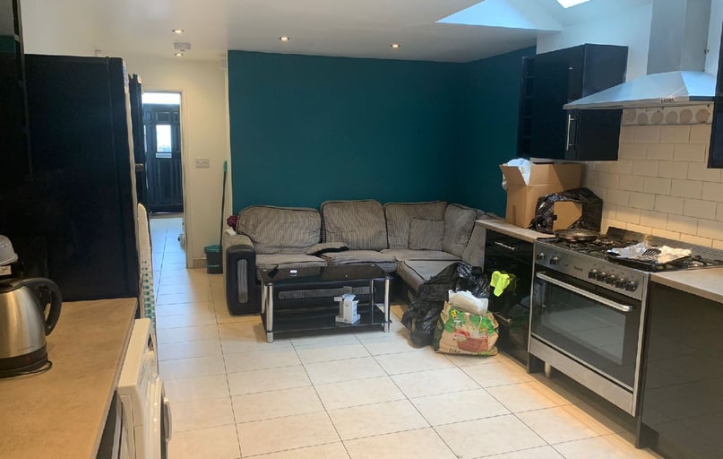 Warwards Lane, Selly Oak, Stirchley, Birmingham - Image 1