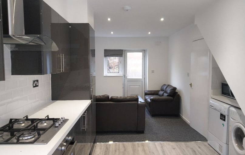 Fladbury Crescent, Selly Oak, Selly Oak, Birmingham - Image 1