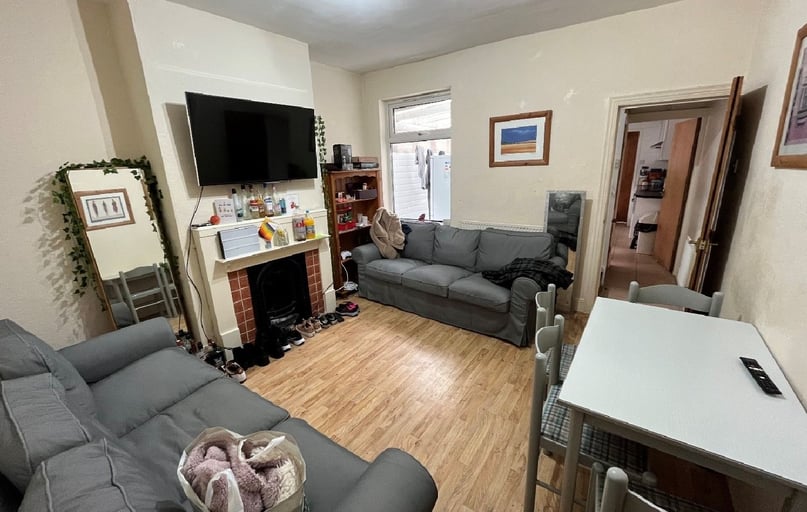 Warwards Lane, Selly Oak, Selly Park, Birmingham - Image 1