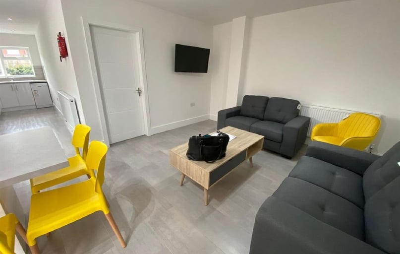 Queens Road, Beeston, Beeston, Nottingham - Image 1