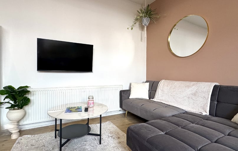 A Peveril Street (Room 3), Arboretum, Radford, Nottingham - Image 1