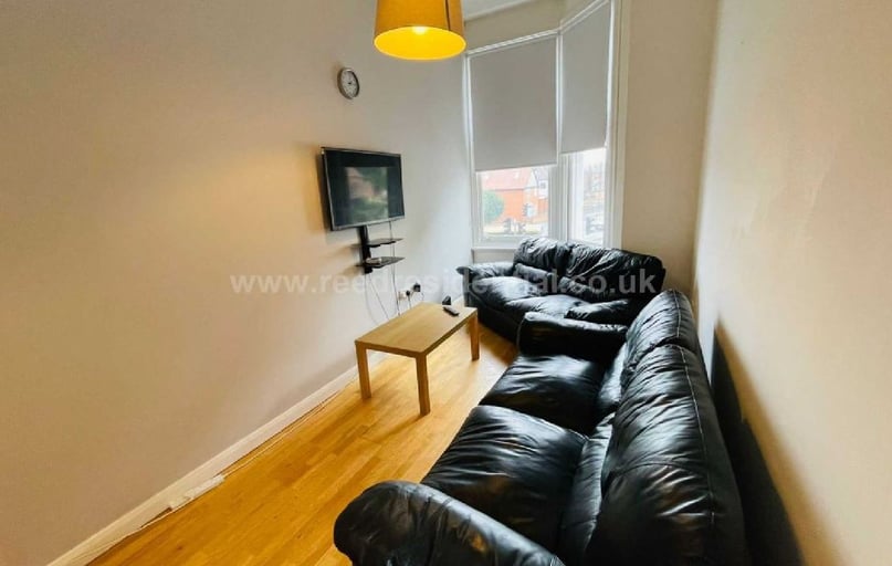 B Derby Road, Lenton, Lenton, Nottingham - Image 1