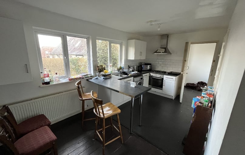 Hawton Crescent, Wollaton, Lenton, Nottingham - Image 1