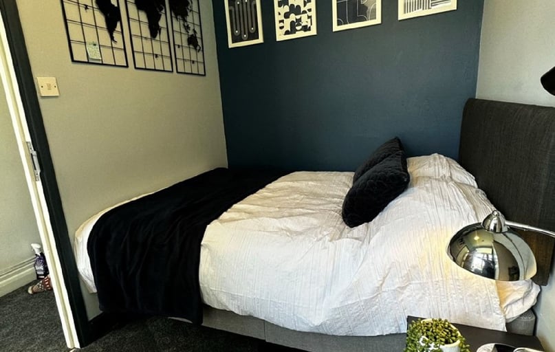 Harborne Park Road, Selly Oak, Harborne, Birmingham - Image 1