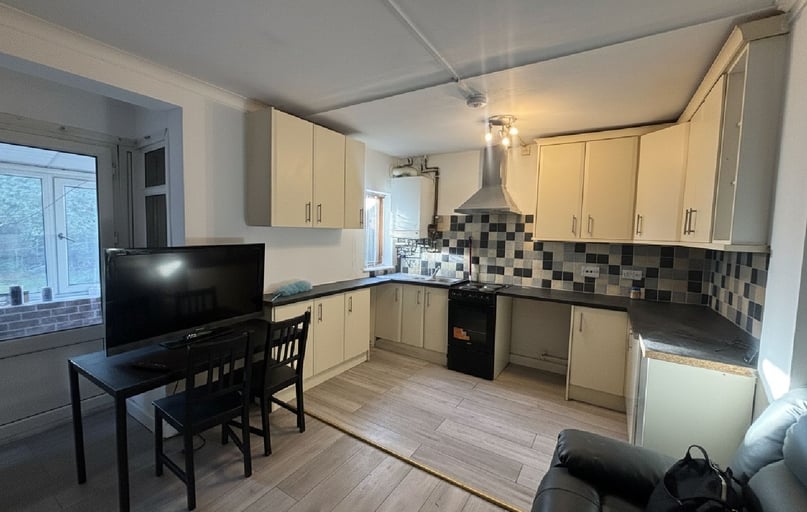 Beeston Road, Dunkirk, Dunkirk, Nottingham - Image 1