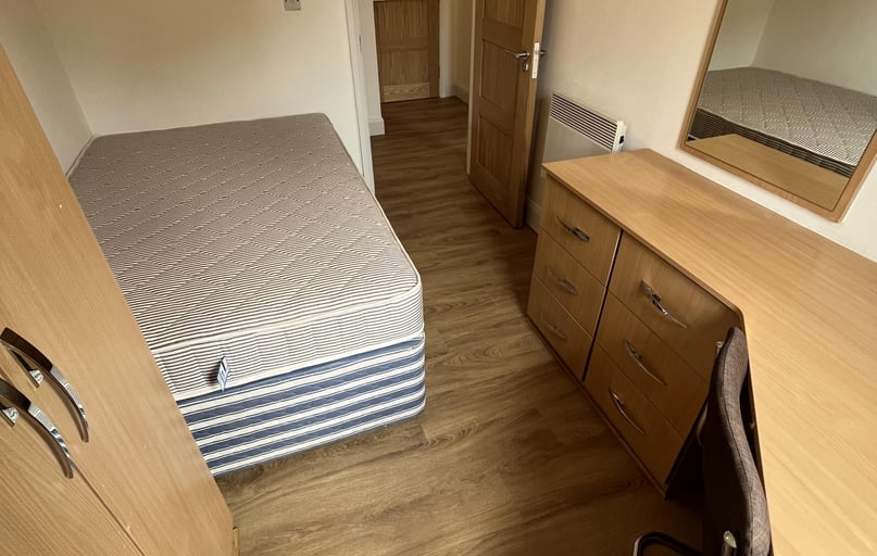 Plymouth Grove, Ardwick, Manchester - Image 1