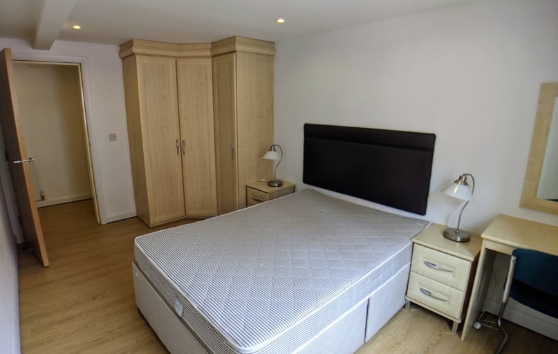 Oxford Road, Chorlton on Medlock, Manchester - Image 1