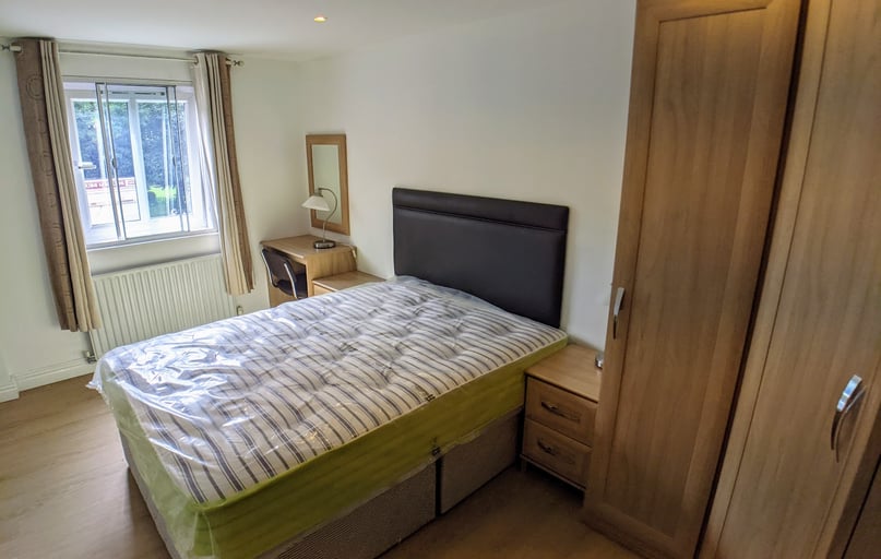 Oxford Road, Chorlton on Medlock, Manchester - Image 1