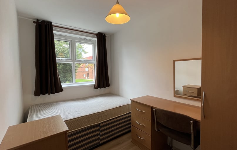 Plymouth Grove, Ardwick, Manchester - Image 1