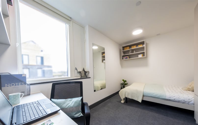Village Premium (Large Ensuite room), Student Village, University Campus, Staffordshire University, Stoke - Image 1