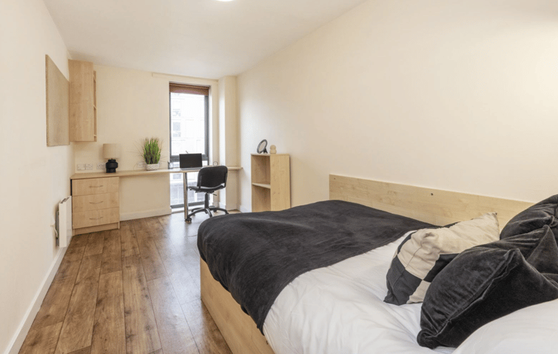 Gold Ensuite, Rockingham House, Broad Lane, City Centre, Sheffield - Image 1