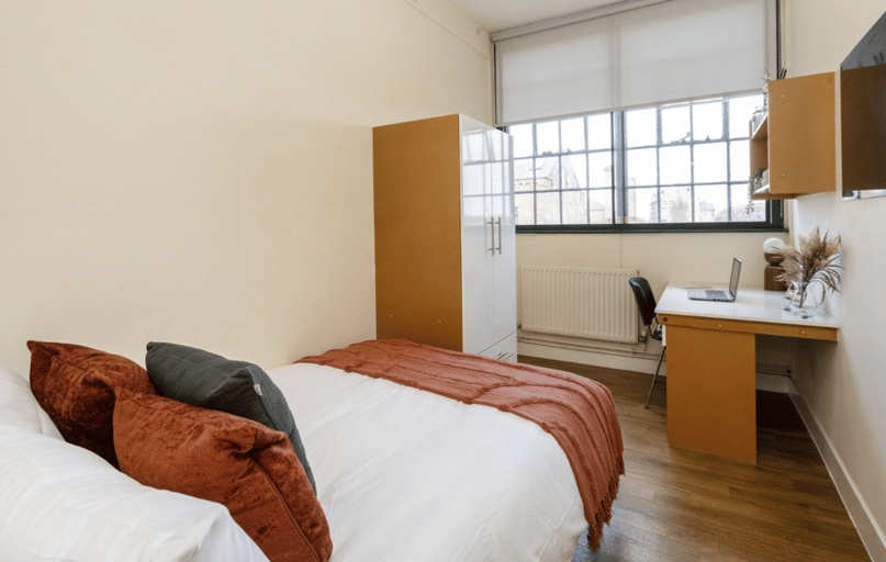Bronze Room, Nottingham Square, Russell Street, City Centre, Nottingham - Image 1