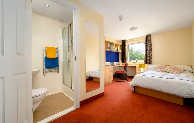 4 Bedroom Apartment – Classic Room, Cadnam Hall, 65 Cadnam Close, Harborne, Birmingham - Image 1