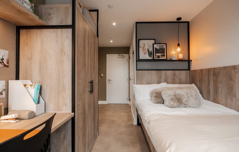 Superior En-suite, YourTRIBE South Bermondsey, 349 Ilderton Road, Bermondsey, London - Image 1