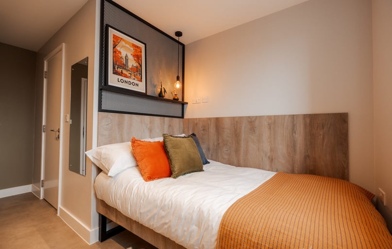 Classic En-suite, YourTRIBE South Bermondsey, 349 Ilderton Road, Bermondsey, London - Image 1