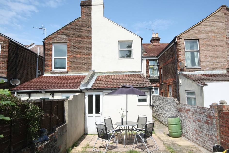 JESSIE RD -- 4x DOUBLE BEDS + BILLS INCLUDED, Southsea, Portsmouth - Image 9