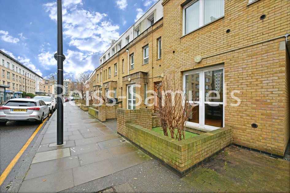 Westferry Road, Isle of Dogs, London - Image 12